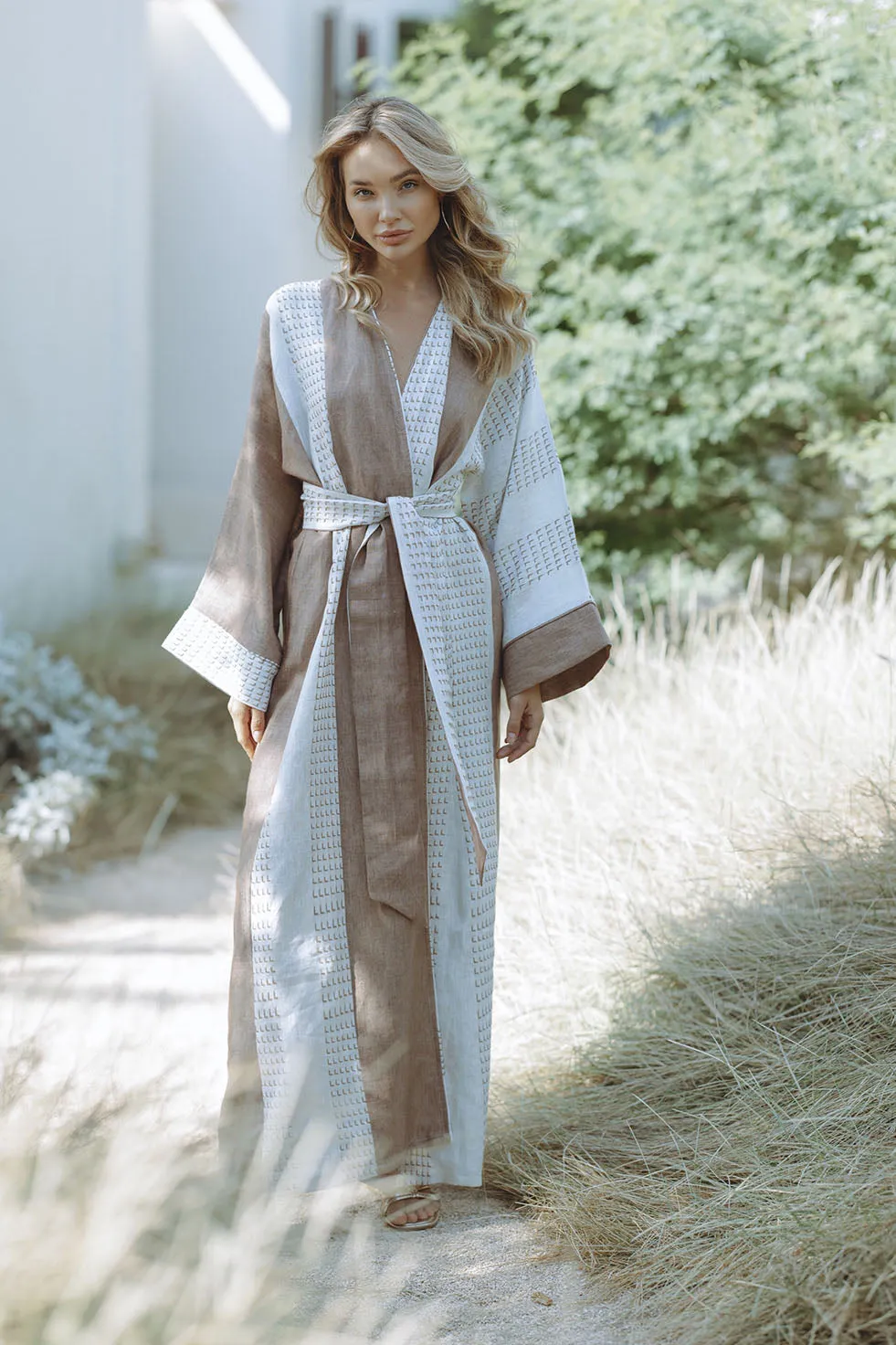 ARIA ROBE - TAN/OFF WHITE