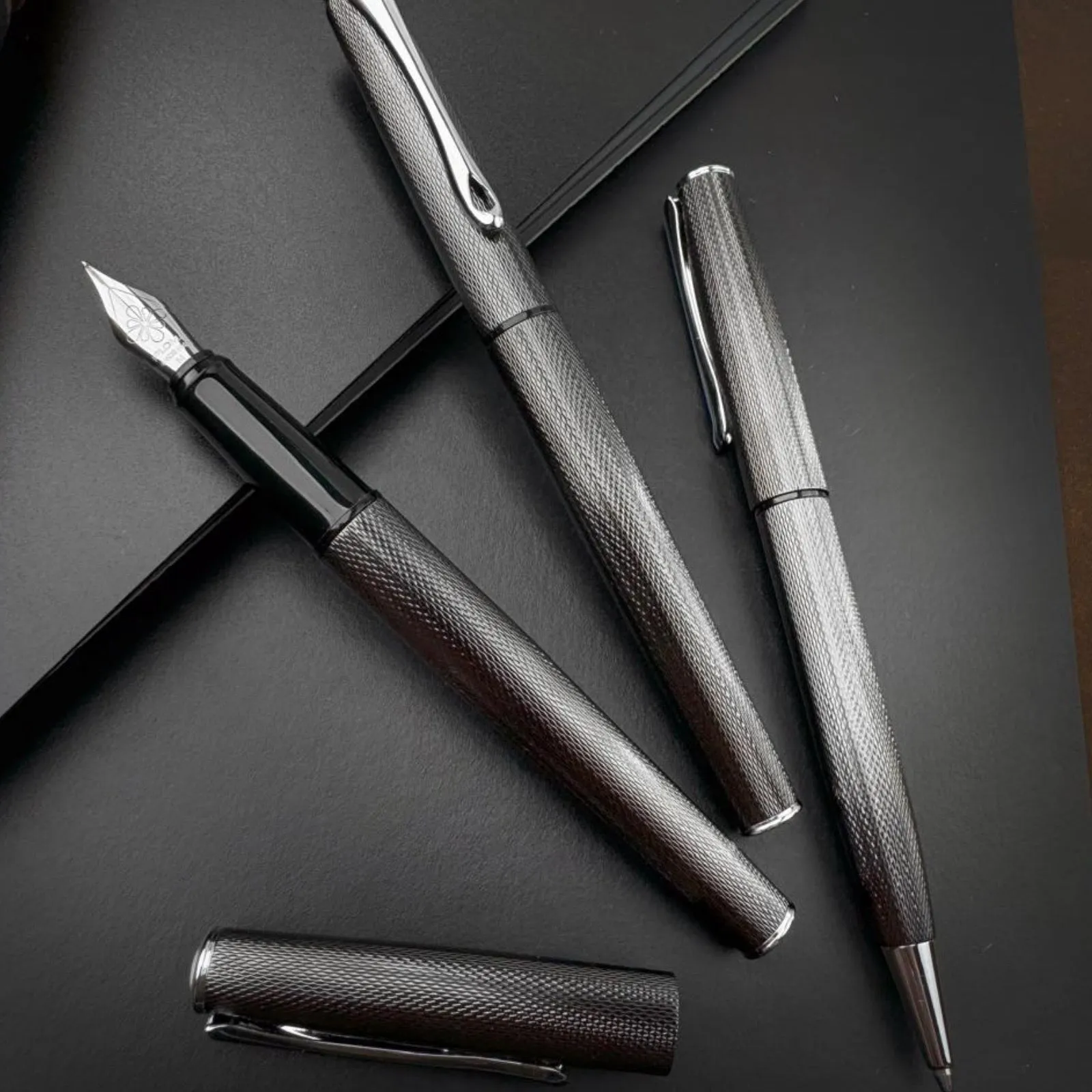 Diplomat Esteem Black Barley Collection - Ballpoint