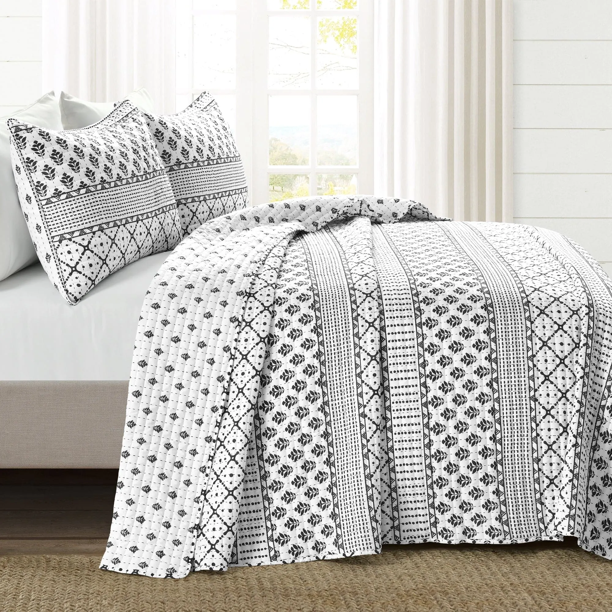 Monique Stripe 3 Piece Quilt Set